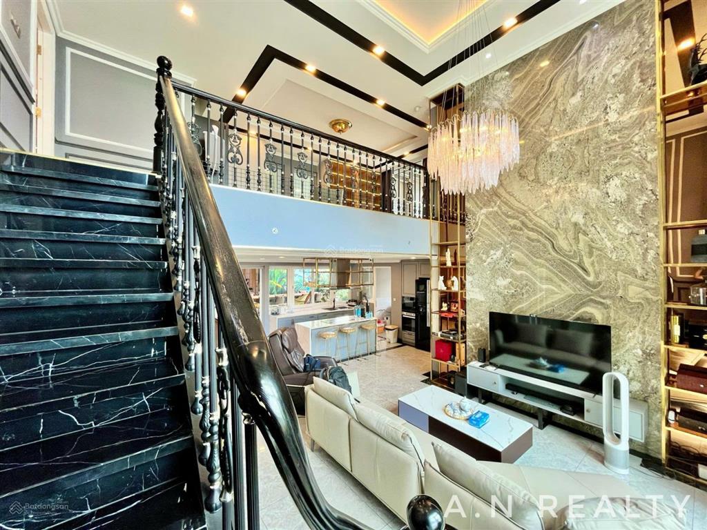 Bán duplex 4 phòng ngủ sân vườn đẹp nhất vista verde  345m2  nội thất cao cấp  chỉ 28 tỷ