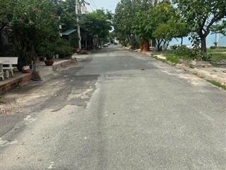 Nhà c4 mặt tiền ra tô ký trung chánh hóc môn 100m2 giá 4.7 tỷ ô tô đậu ngày đêm