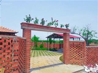 Bán đất nghỉ dưỡng đường nhựa 8m  sát chợ và tiện ích.  0937 262 ***