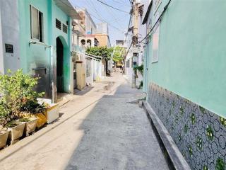 Giáp đầm sen  ngay ngã tư hoà bình  ô tô vào nhà  120m2  2 tầng hơn 8 tỷ