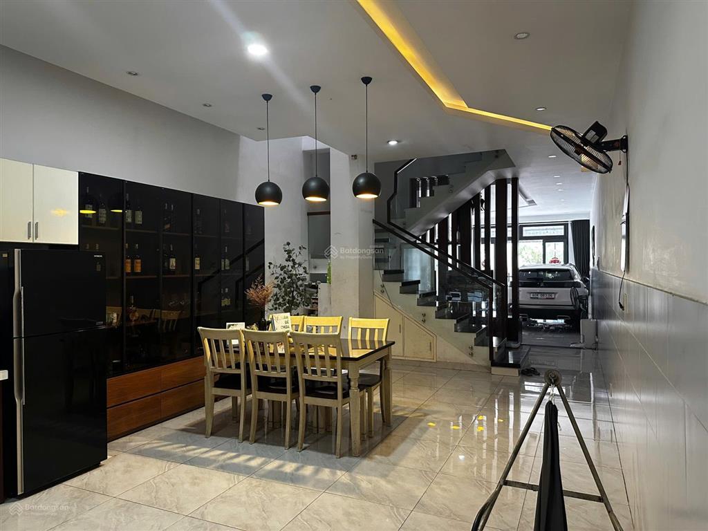Bán nhà 3 tầng kdc tân phong, biên hoà, dtsd 256m2 đẹp long lanh, giá 5,9 tỷ