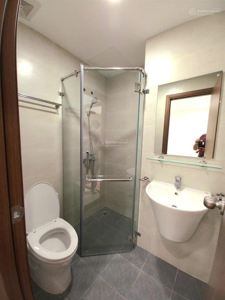 Bán gấp căn 2pn/2wc bcons garden, giá 1.98t, 60m2, có nội thất, sổ hồng riêng công chứng ngay
