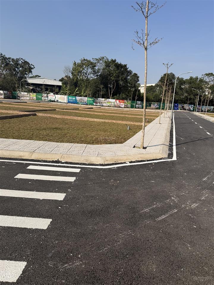 Bán đất nền hoà lạc  đh quốc gia 100m2 full thổ cư, mặt tiền 8m, đường trước 20m, giá 2,5 tỷ