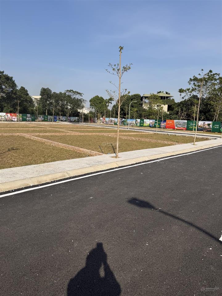 Bán đất nền hoà lạc  đh quốc gia 100m2 full thổ cư, mặt tiền 8m, đường trước 20m, giá 2,5 tỷ