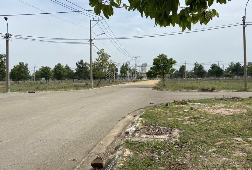 Cần bán nền lan anh 1, 2, 5, 7 hoà long, bà rịa anh chị chủ cần bán gửi e nhé. bán nhanh trong ngày