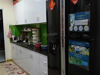 Gia đình quyết định bán căn hộ idico lầu 8