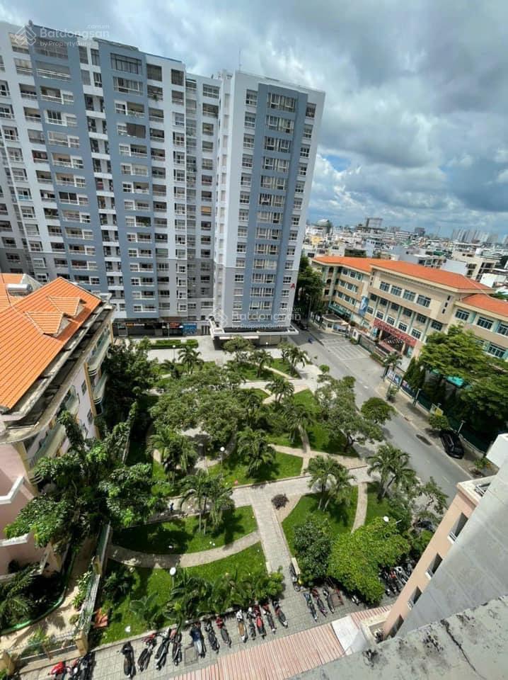 Cần bán căn hộ 3 phòng ngủ chung cư bàu cát tới 90m2