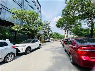 Chỉ hơn 600tr/m2, bán gấp tòa nhà phố trần thái tông 153m2, 8t*8.5m mt, mua lãi ngay 10 tỷ