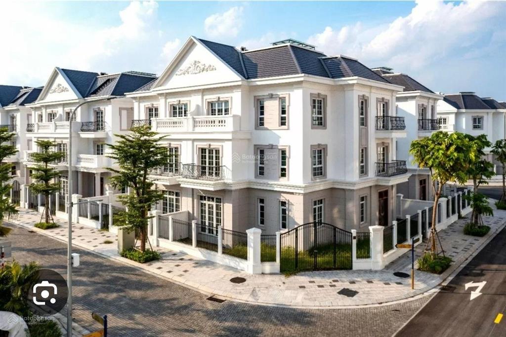 Shophouse trung tâm trâu quỳ đường 22m giá 15,x tỷ