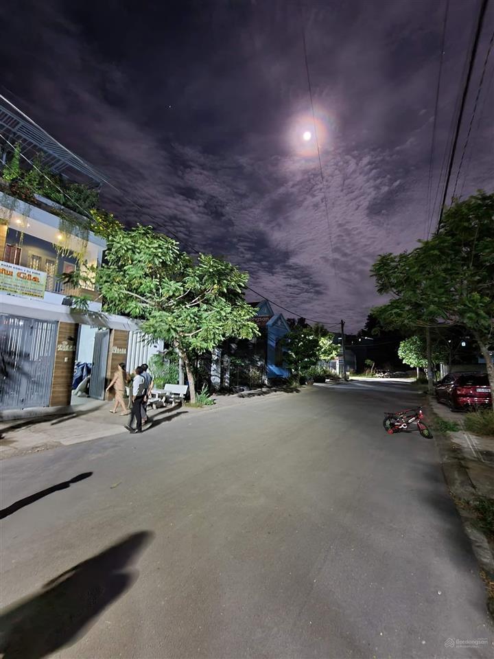 Đất kdc đẹp nhất tương bình hiệp, 203.6m2 tc 100%  sẵn sổ giá chỉ 3.15 tỷ, mt nhựa 7m vỉa hè 6m