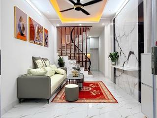 Bán gấp nr 4pn, 3wc, 38m2, 6,8 tỷ tại định công thượng, định công, hoàng mai, hn
