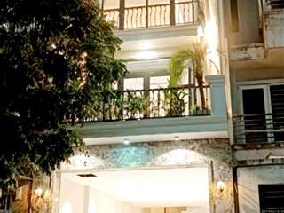 Nhà phâ lô, oto vào, phố ngọc thụy  6 tầng,thang máy, 45m  giá 10,x tỷ