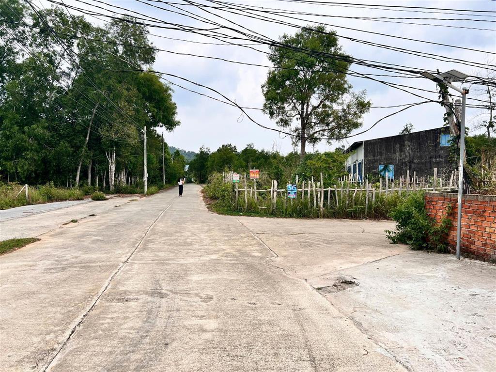 Bán đất thổ cư 120m² mặt tiền đường trung đoàn giá tốt chỉ 2.3 tỷ
