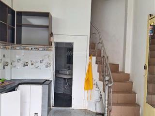 Cho thuê nhà mặt tiền đường nguyễn văn cừ, q5  dt 4x5m, kết cấu 1trệt, 2lầu, 2phòng ngủ, 2 toilet
