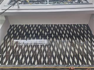 Chính chủ bán nhà mới xây hẻm xh, đường cao đạt, p1, q5  sdt 0938 110 ***