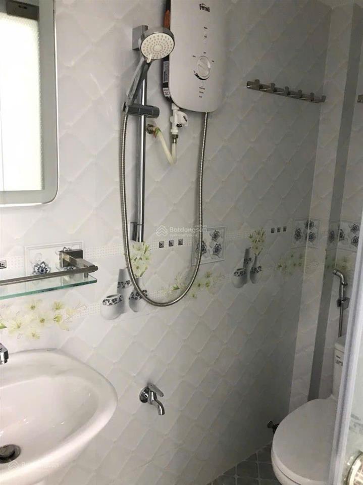 Cho thuê nhà đẹp hẻm ba gác đường vĩnh viễn, q10
 dt  ngang 4,5 x dài 5m. 1 trệt, 1 lầu.