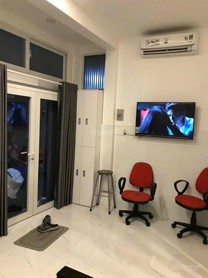 Cho thuê nhà đẹp hẻm ba gác đường vĩnh viễn, q10
 dt  ngang 4,5 x dài 5m. 1 trệt, 1 lầu.