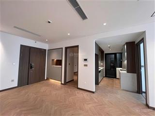 Cho thuê gấp căn hộ chung cư cao cấp 3pn, nội thất cơ bản bên ngoại giao đoàn toà no1t6