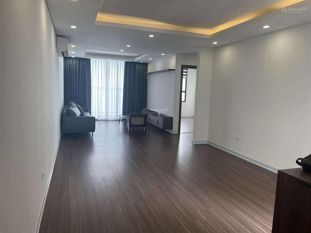 Bán gấp căn hộ chung cư 3pn nội thất cơ bản bên ngoại giao đoàn toà no1t3