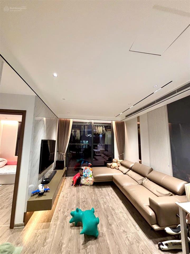 Bán gấp căn hộ chung cư 3pn full đồ bên ngoại giao đoàn toà n01t4