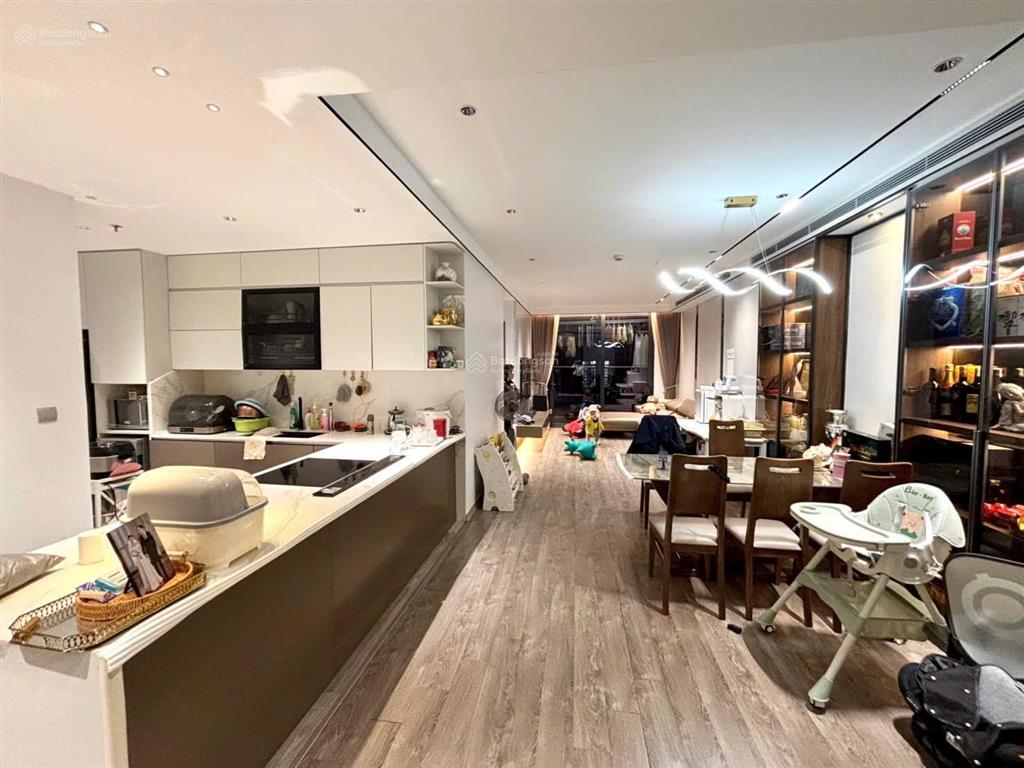 Bán gấp căn hộ chung cư 3pn full đồ bên ngoại giao đoàn toà n01t4