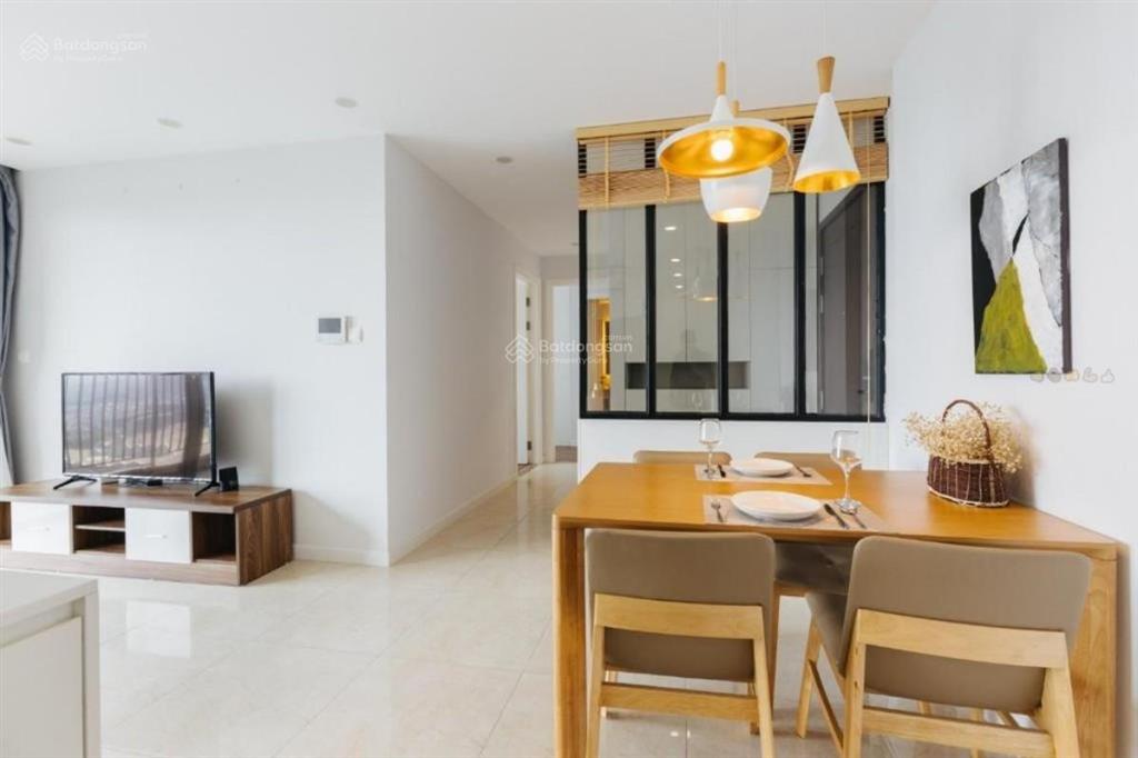 Bán căn hộ 137 nguyễn ngọc vũ 90m2 thiết kế 3 phòng ngủ rất thoáng căn góc,  0984 847 ***