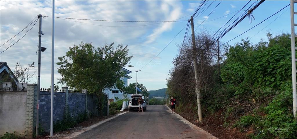 Bán đất măng lin gần sát mây lang thang và resort của người nổi tiếng