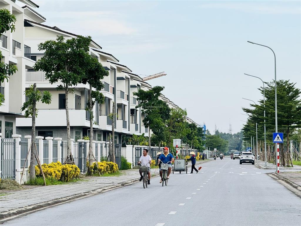 Mua ngay biệt thự 180m2  chỉ 12,x tỷ sát ga metro cách vin cổ loa 6km kđt centa riverside từ sơn