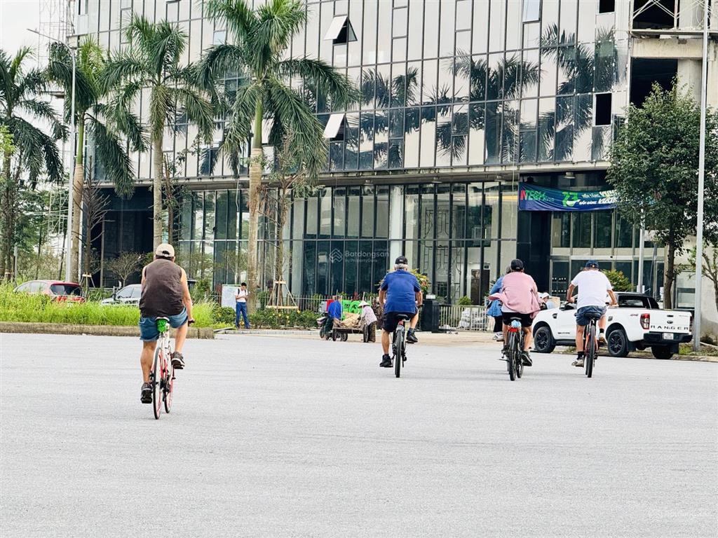 Mua ngay biệt thự 180m2  chỉ 12,x tỷ sát ga metro cách vin cổ loa 6km kđt centa riverside từ sơn