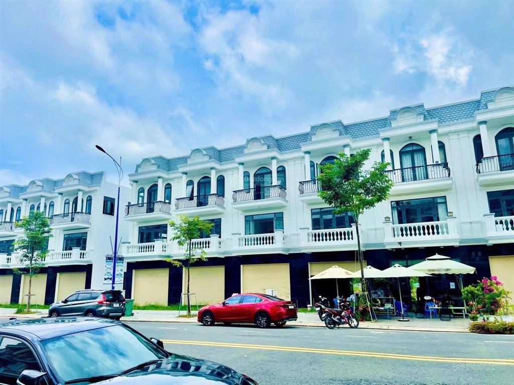 Ngộp bank cần bán gấp lô đất 100m2 ngay trung tâm bàu bàng, bình dương, tiện ích quá nhiều, 899 tr