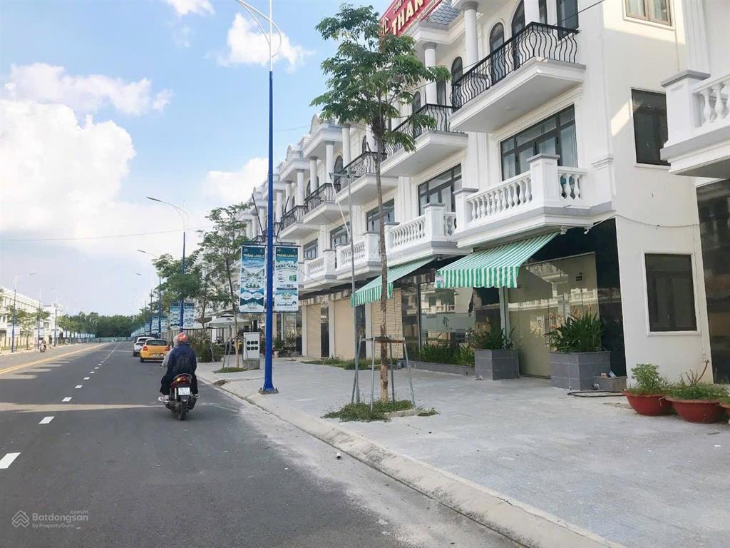 Chủ ngộp giảm ngay 500tr còn 2.299tỷ căn shophourse da thăng long 2, nhà 1 trệt 2 lầu 219m2, quá rẻ