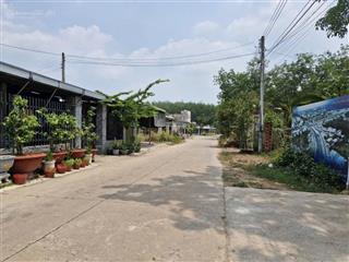 Bán gấp lô đất tt lai uyên bàu bàng, liền kề trường tiểu học, dt 175m2 giá chỉ 799 triệu cực rẻ.