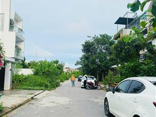 Khổ đất biệt thự 150m2 mặt tiền 7,5m cách đường trang quan chưa đến 100m.  0989 976 ***