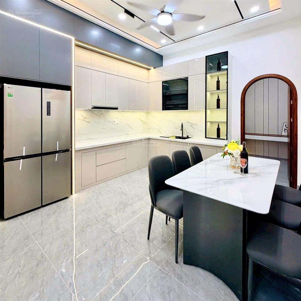 Hxh công an p.11 cũ, 4x15m, có pn dưới trệt, hơn 8 tỷ tl