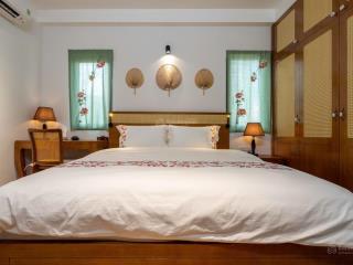 Chính chủ cần bán nhà mặt phố cổ, phong cách mới độc lạ căn hộ đẹp như khách sạn, lưu trú dài ngày.