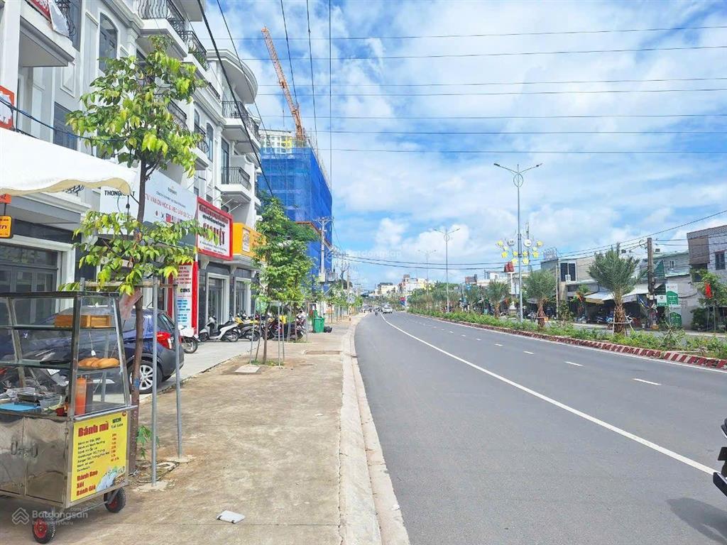 Đất mặt tiền kho xưởng căn hộ dịch vụ đường thống nhất tp. dĩ an (nay phường đông hòa tp hcm)
