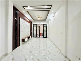 Bán gấp nhà riêng 4,8 tỷ, 35m2 tại thạch bàn, long biên, gần chợ thạch bàn và cầu vĩnh tuy