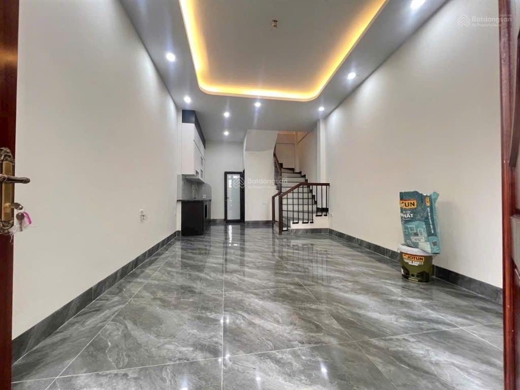 Bán nhà phố thạch bàn long biên 5 tỷ 35m2, 5 tầng mt 4m, ô tô kd sát trường cấp 3 thạch bàn