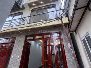 Bán nhà phố thạch bàn long biên 5 tỷ 35m2, 5 tầng mt 4m, ô tô kd sát trường cấp 3 thạch bàn