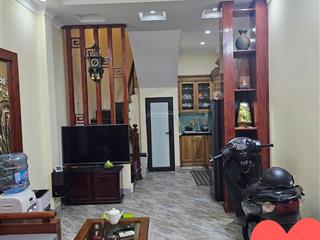 Bán nhà lô góc tại phố trạm,long biên 6 tỷ, 35 m2, view đẹp, ban công thoáng sáng, gần aeon lb.