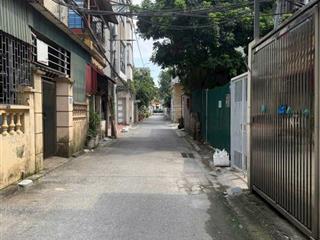 Bán nhà cấp 4 tư đình long biên 101m, giá 12 tỷ, mt 4m, ô tô,kinh doanh, vỉa hè,vị trí trung tâm.