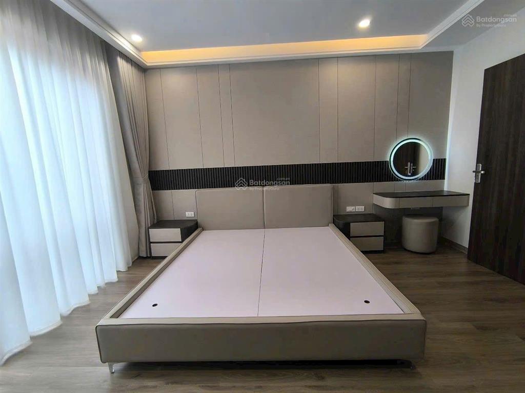 Bán nhà lô góc phố trạm long biên nhỉnh 11 tỷ 41m 6 tầng mt 4m ô tô kinh doanh gần aeon