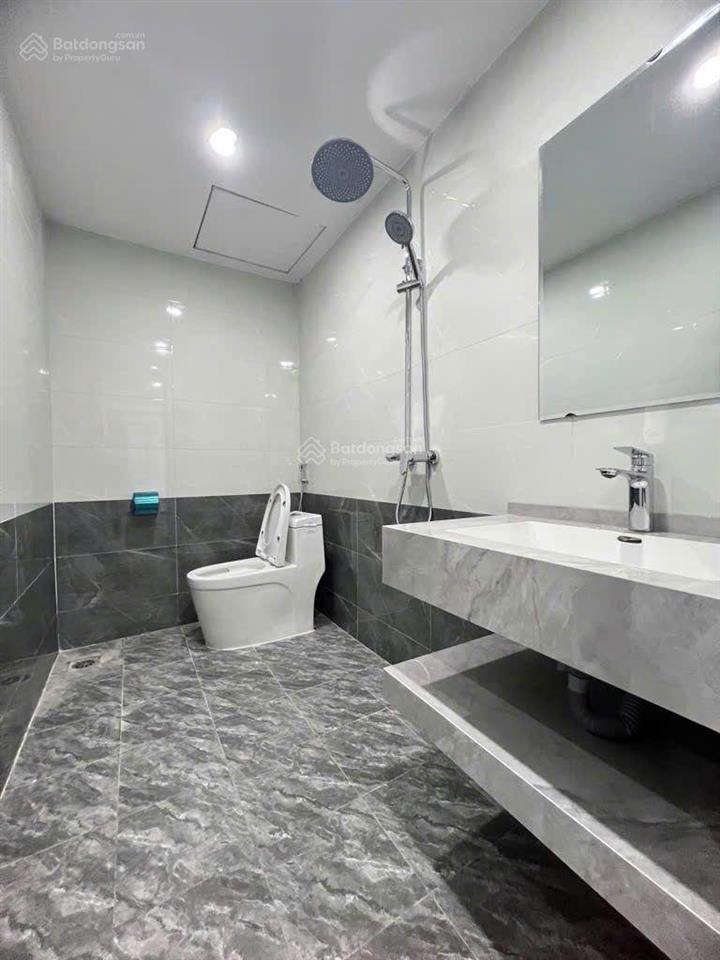 Bán nhà dân xây ngọc thụy long biên 7 tỷ 35m2 mt 4m 5 tầng ô tô kinh doanh gần công viên