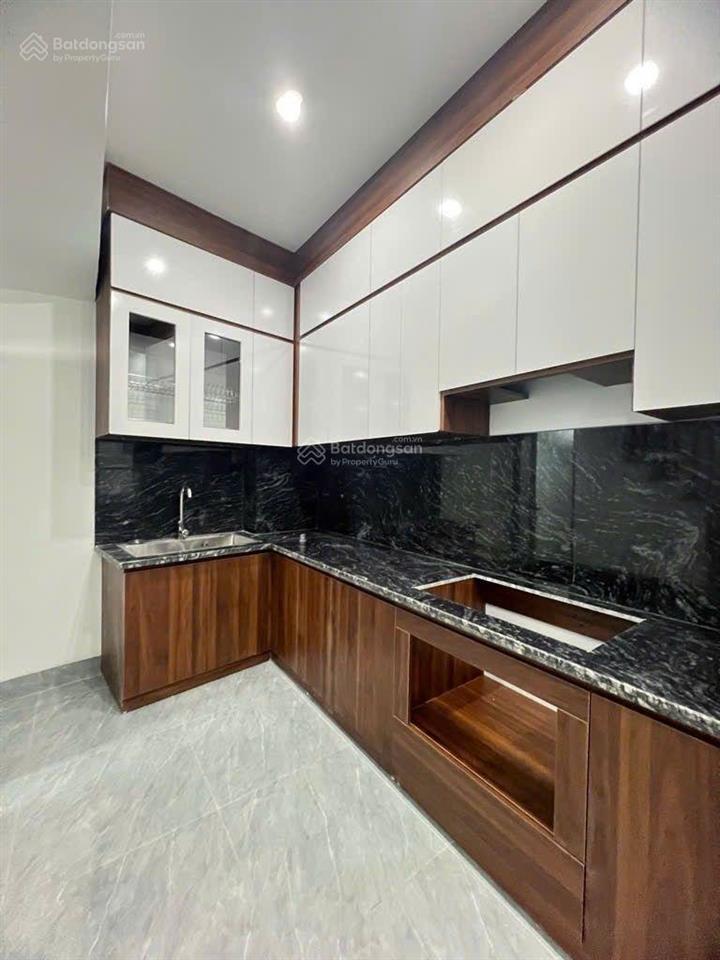 Bán nhà dân xây ngọc thụy long biên 7 tỷ 35m2 mt 4m 5 tầng ô tô kinh doanh gần công viên