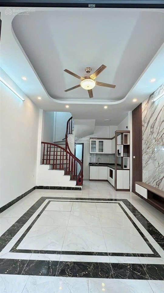 Bán nhà lô góc phố việt hưng long biên nhỉnh 6 tỷ 35m 5 tầng mt 4m ô tô kinh doanh gần bigc