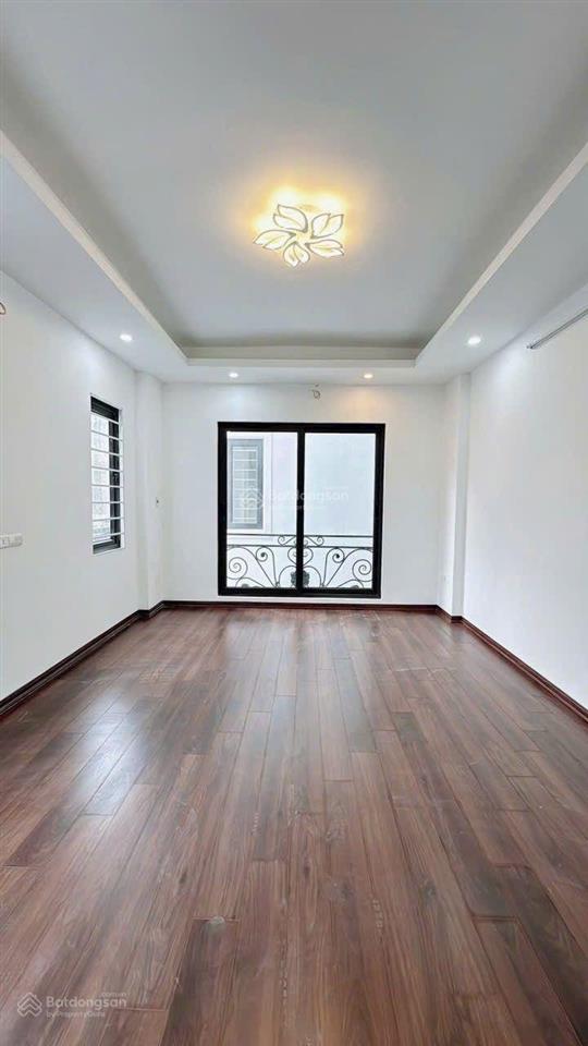 Bán nhà lô góc phố việt hưng long biên nhỉnh 6 tỷ 35m 5 tầng mt 4m ô tô kinh doanh gần bigc