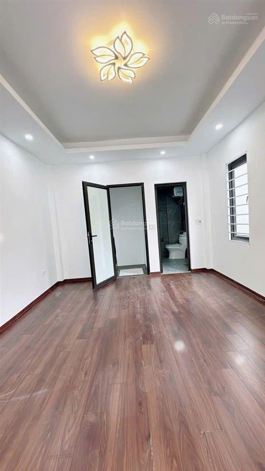 Bán nhà lô góc phố việt hưng long biên nhỉnh 6 tỷ 35m 5 tầng mt 4m ô tô kinh doanh gần bigc