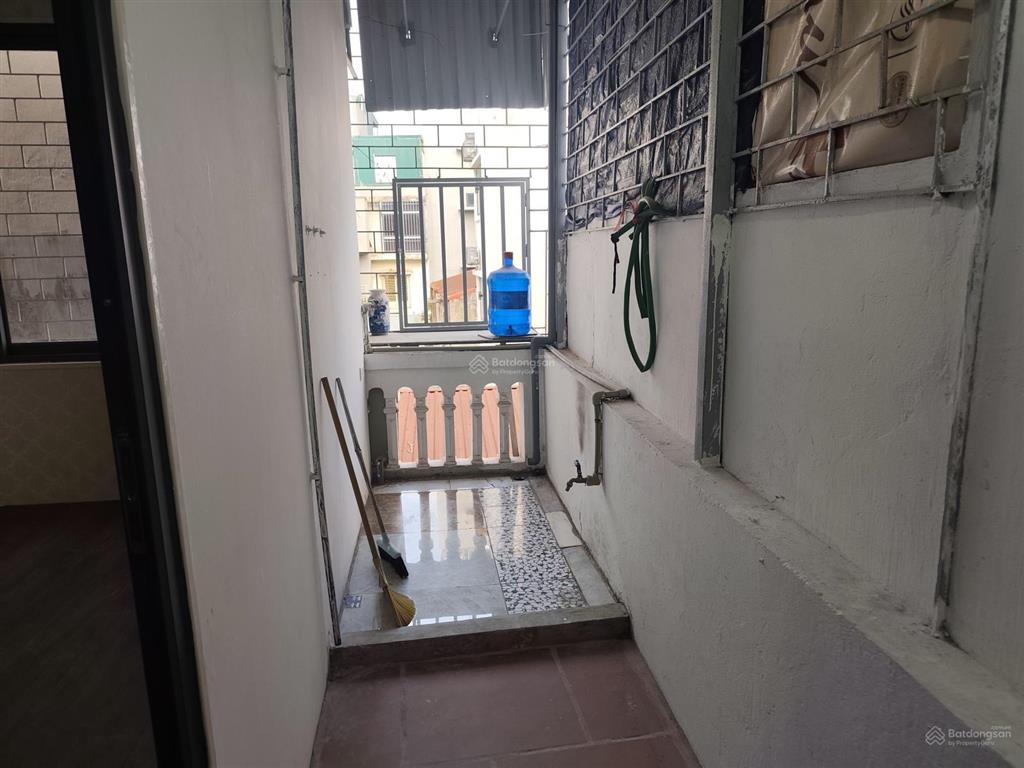Bán nhà đường ngọc lâm long biên nhỉnh 6 tỷ 33m2 mt 4m 4 tầng cách mặt phố 2 nhà giao hồng tiến