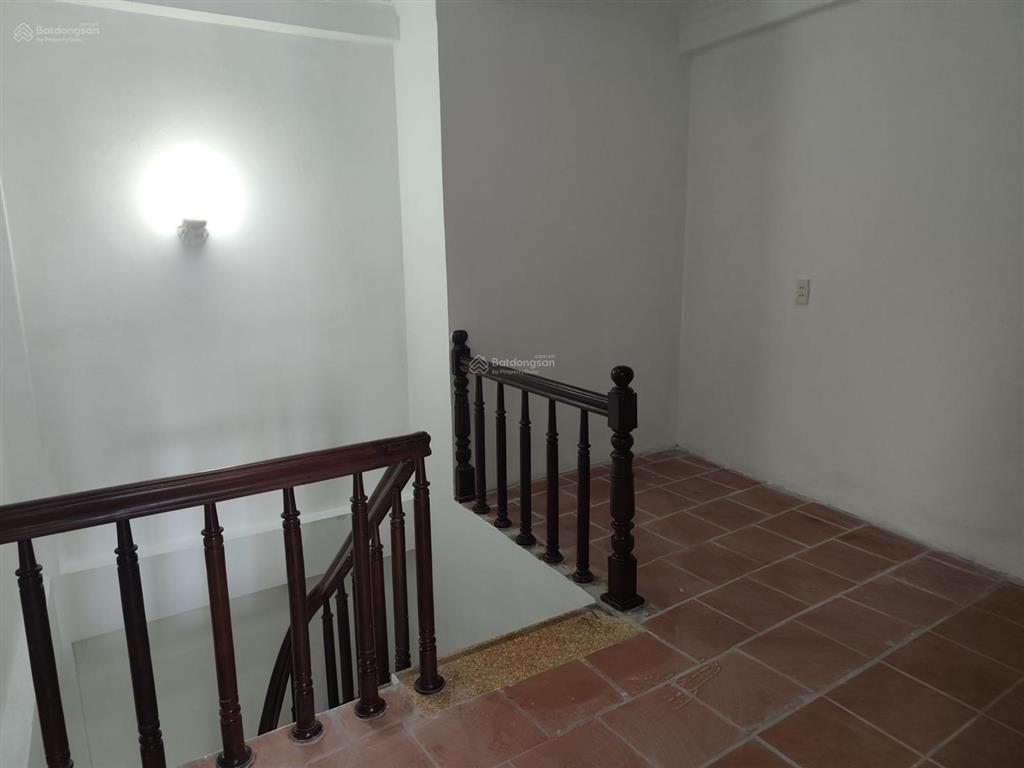 Bán nhà đường ngọc lâm long biên nhỉnh 6 tỷ 33m2 mt 4m 4 tầng cách mặt phố 2 nhà giao hồng tiến