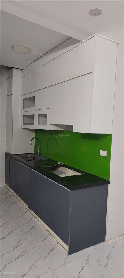 Bán nhà đường ngọc lâm long biên nhỉnh 6 tỷ 33m2 mt 4m 4 tầng cách mặt phố 2 nhà giao hồng tiến
